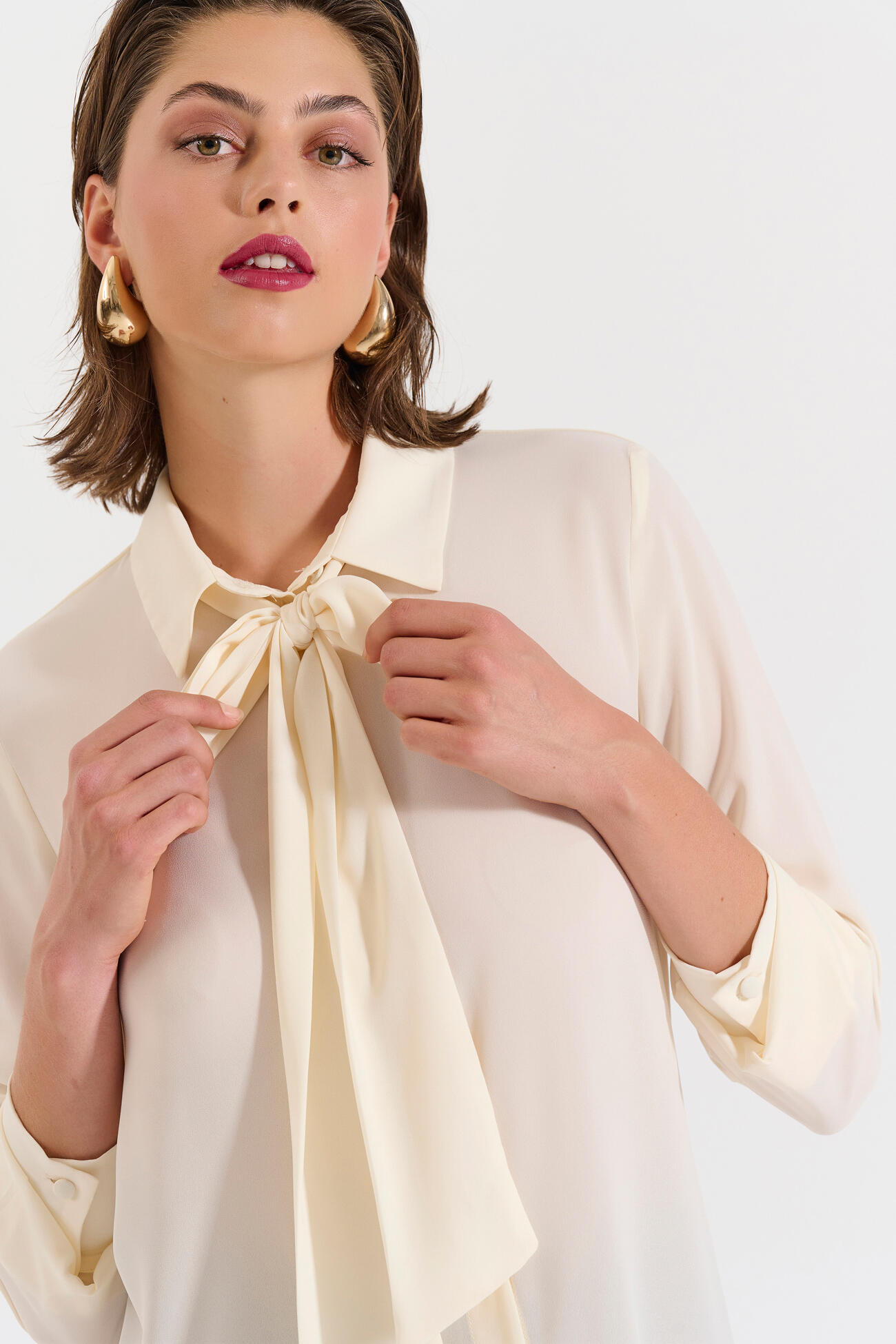 Bibiy. LUCIA COLLAR BLOUSE 完売商品 Lucia Collar Blouse/155cm/착용 크기 f｜Bibiy.