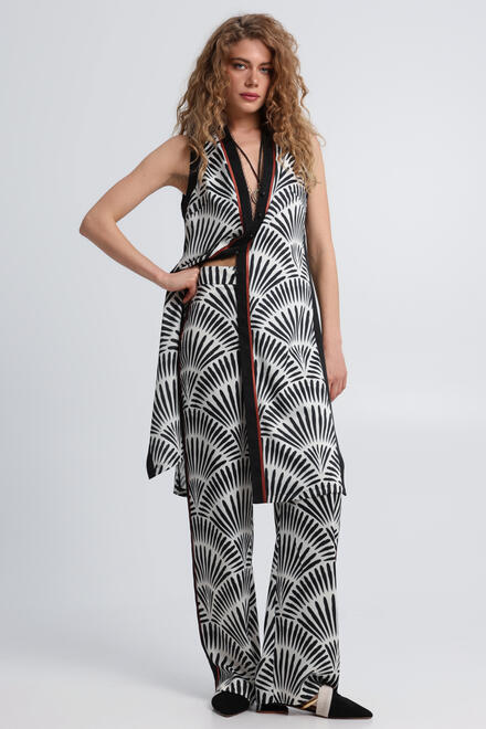 Straight-Leg Trousers with Graphic Print - Black S