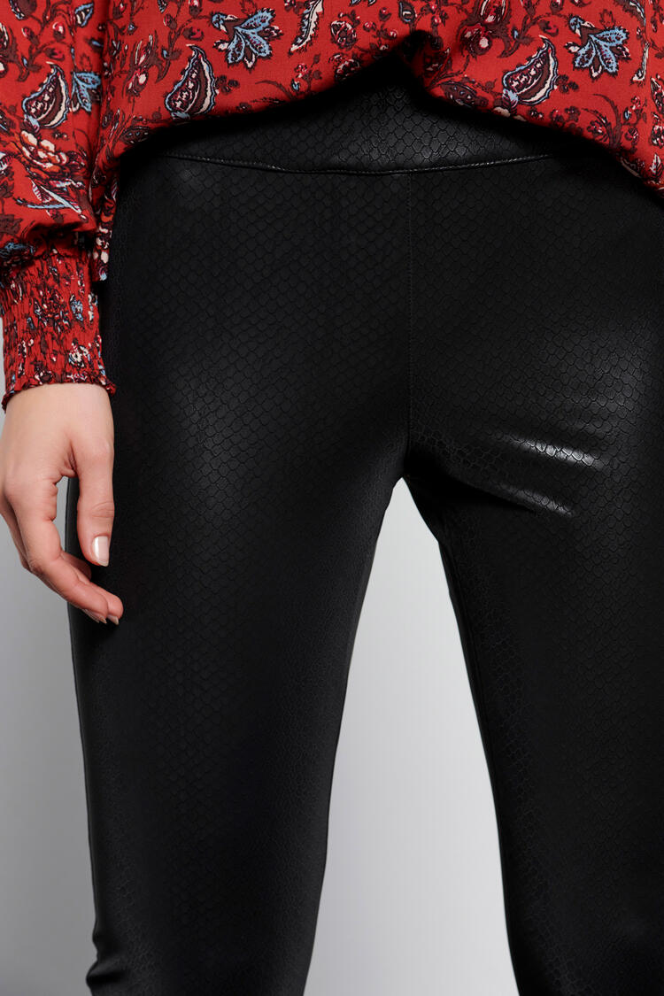 Leather look leggings with animal print pattern - Black M