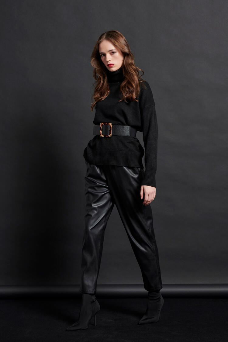 Pants with leather texture - Black S