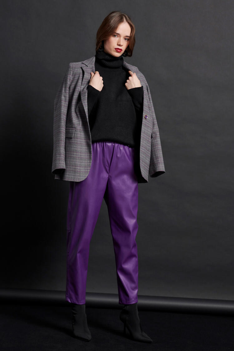 Pants with leather texture - Purple S