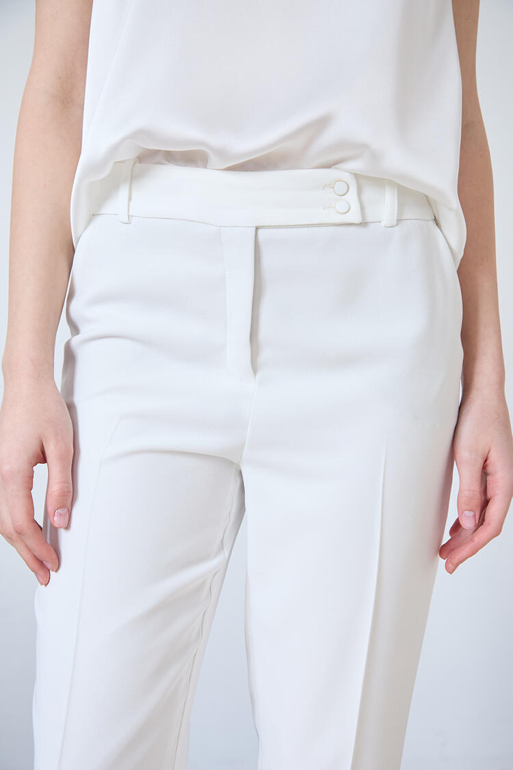 Pants in a straight line - White L