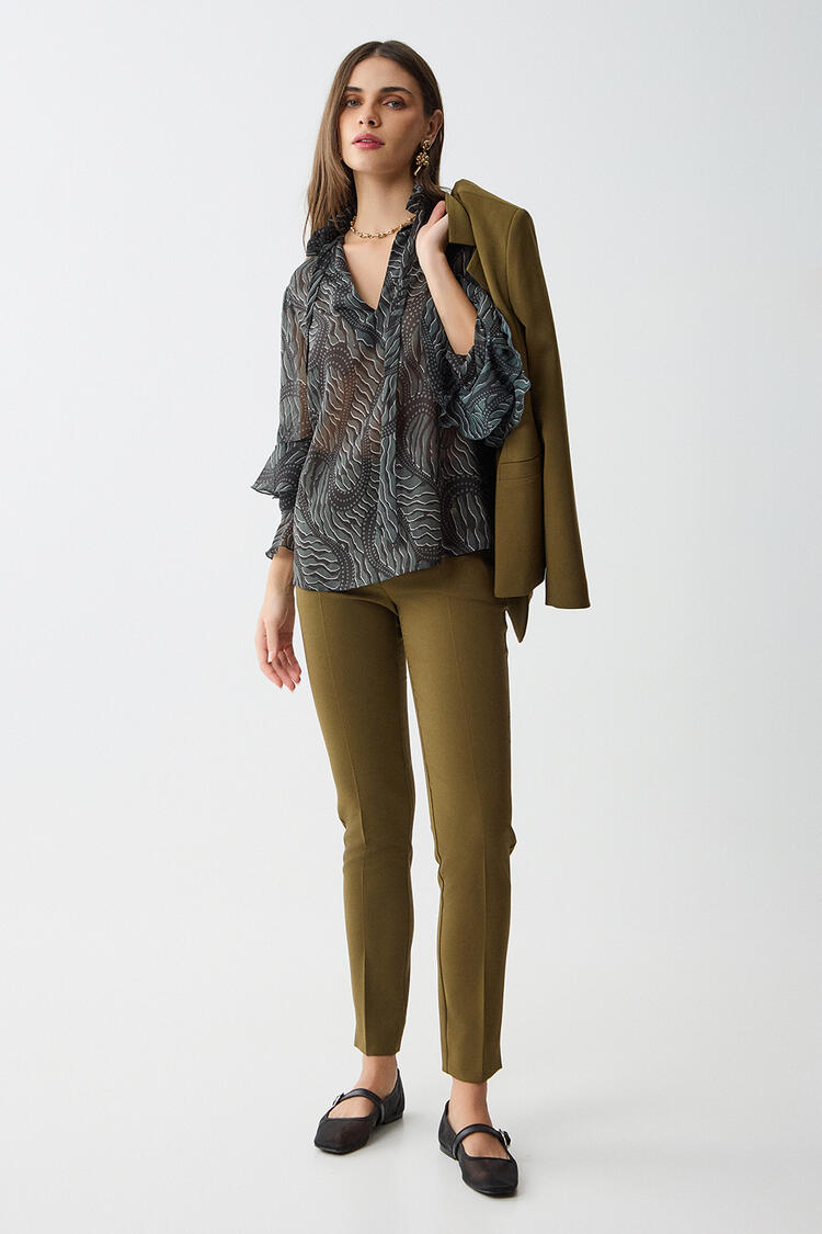 Straight trousers with a crease - Chaki S