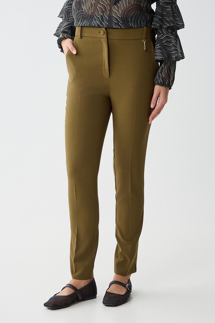 Straight trousers with a crease - Chaki S