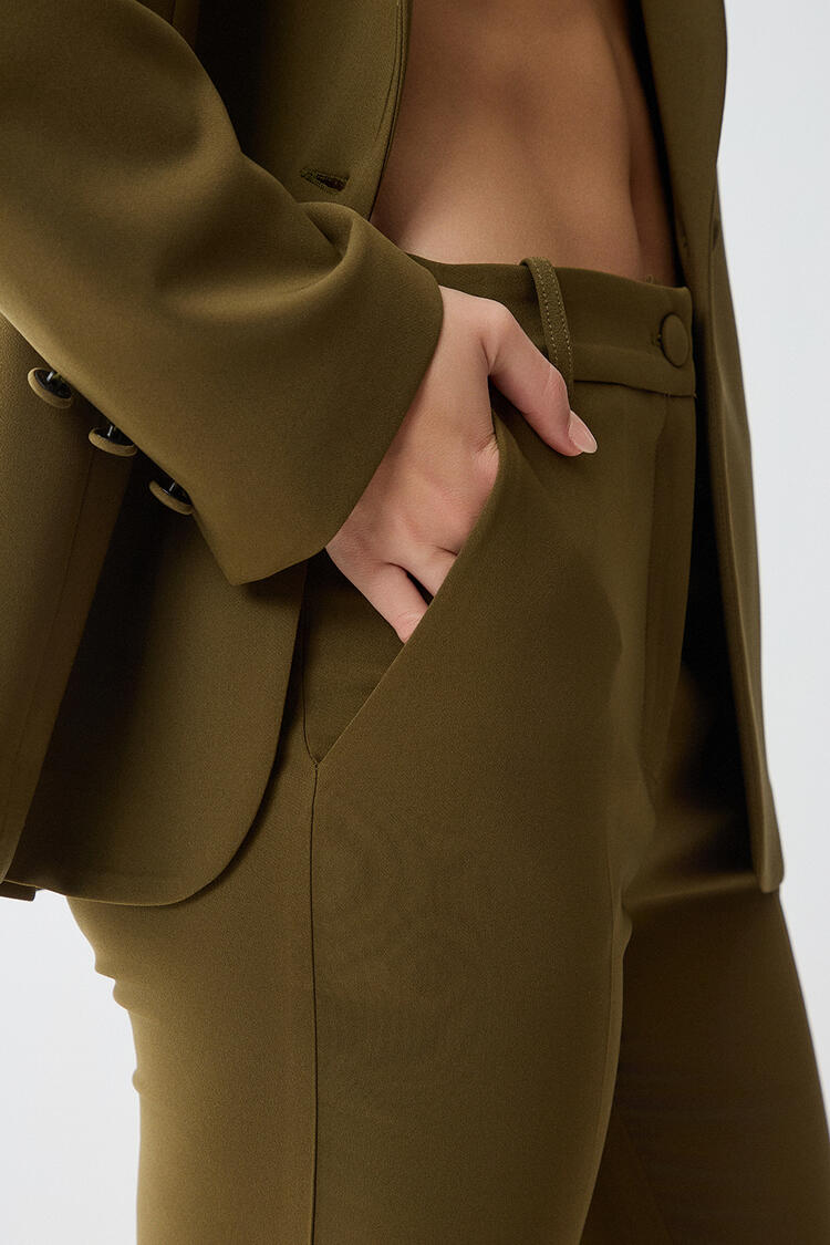 Straight trousers with a crease - Chaki S
