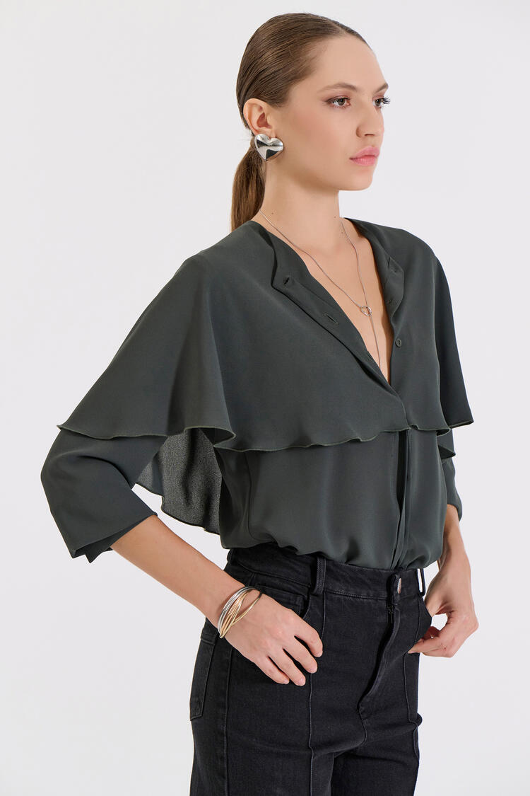 Shirt with wide collar and buttons - Chaki S