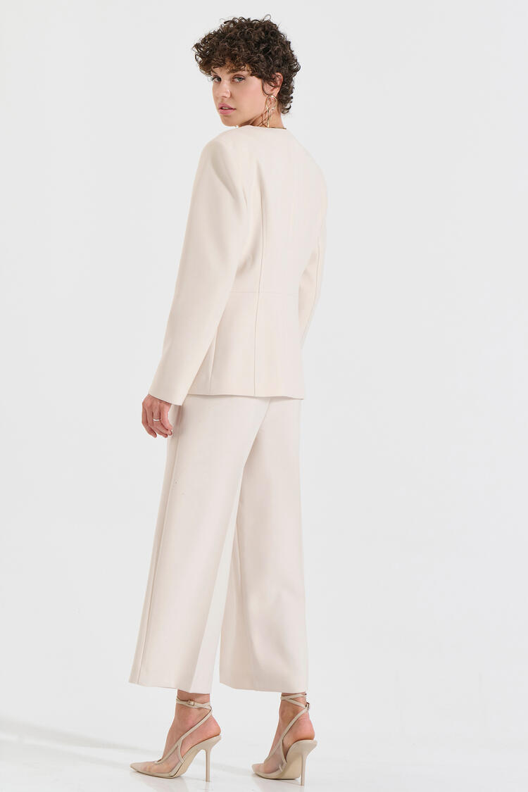 Blazer with Round Neckline & Hidden Front Closure - Vanilla L