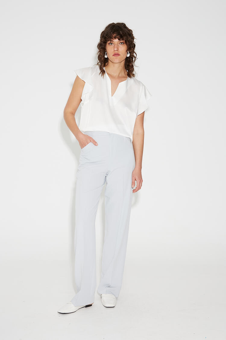 Satin blouse with ruffles on the sleeve - Off White L