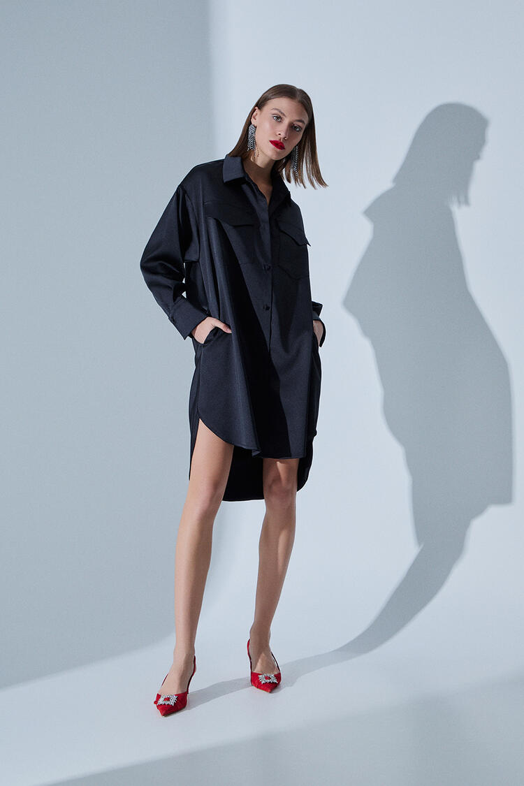 Dress with transparency on the back - Black O/S