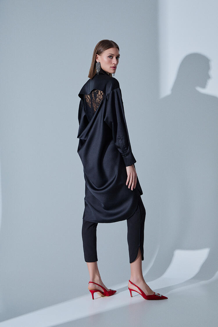 Dress with transparency on the back - Black O/S