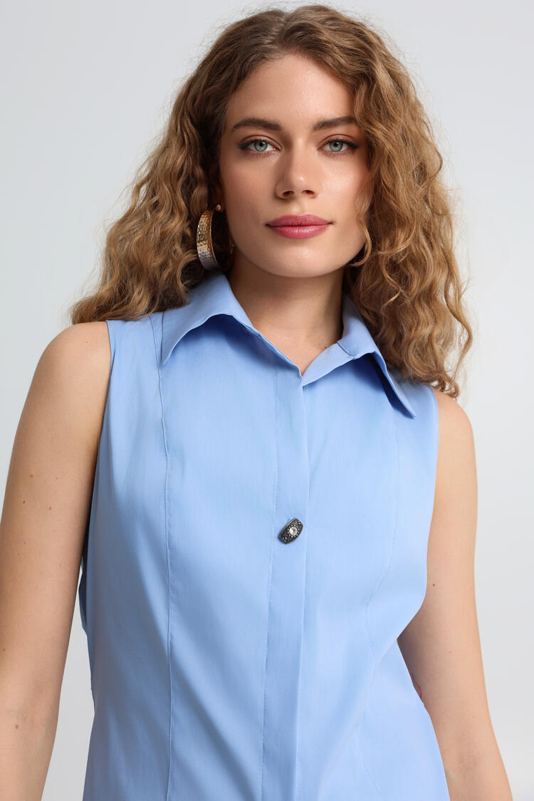 Sleeveless Shirt with Collar and Decorative Button - Blue S
