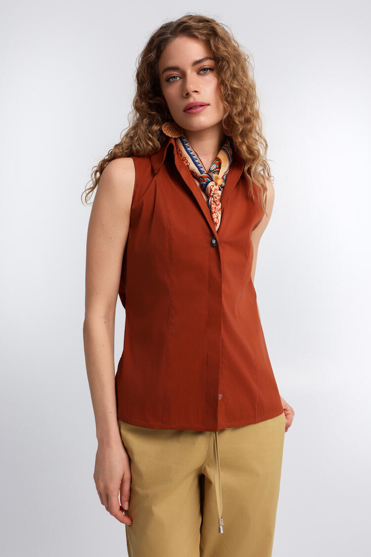 Sleeveless Shirt with Collar and Decorative Button - Brown S
