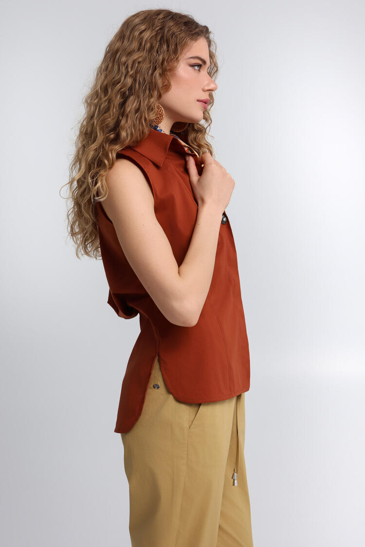 Sleeveless Shirt with Collar and Decorative Button - Brown S
