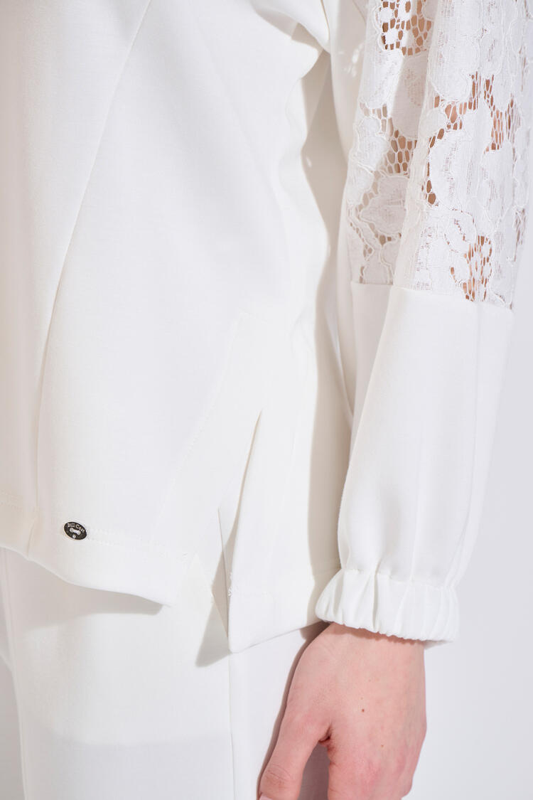 Relaxed-fit blouse with V-neckline and lace sleeves - Off White S/M