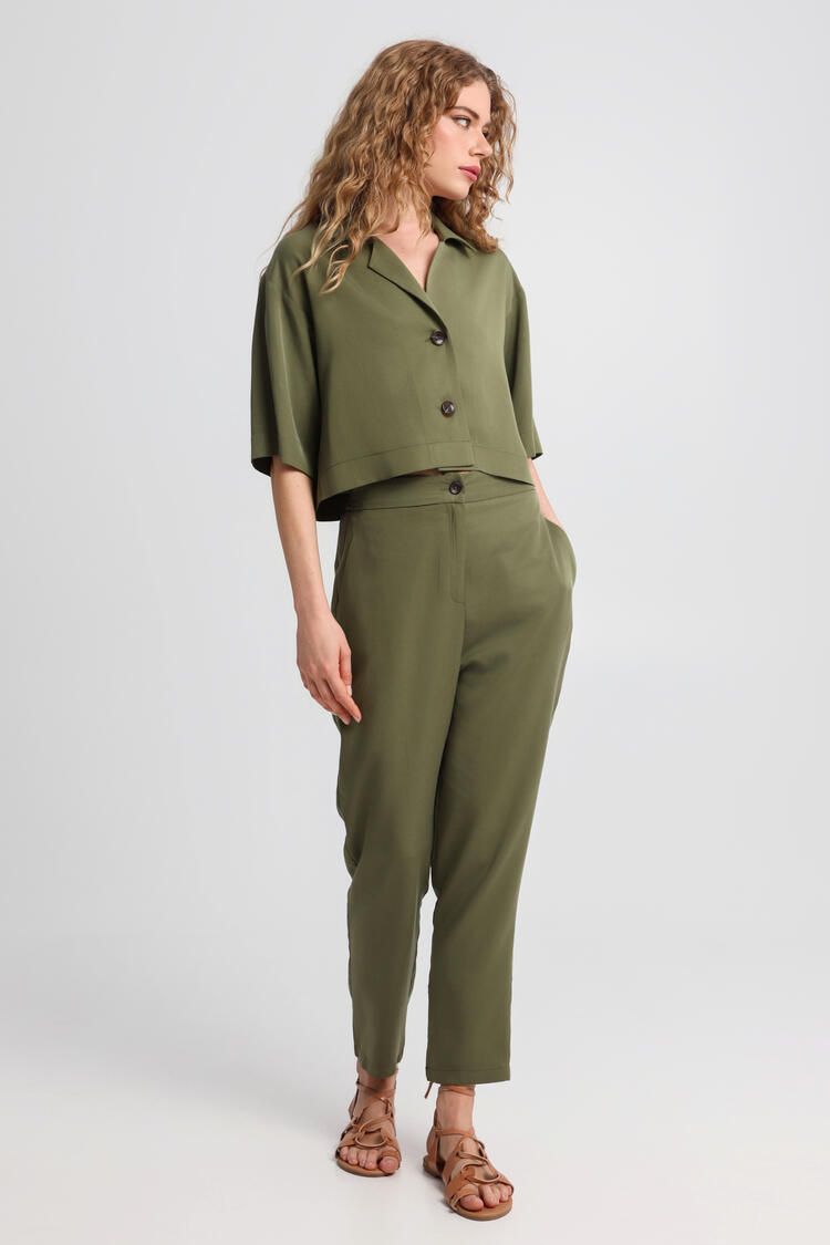 Button-up shirt in a relaxed silhouette - Chaki S