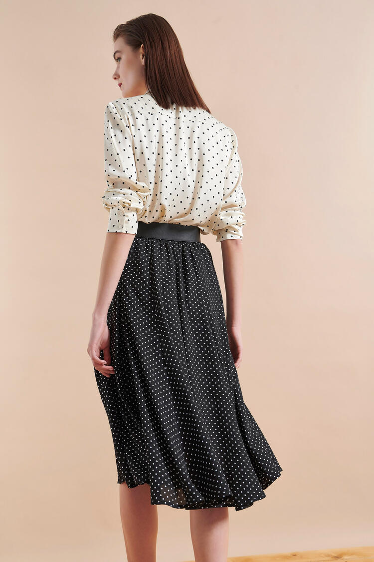 Skirt with polka dot pattern - Black S
