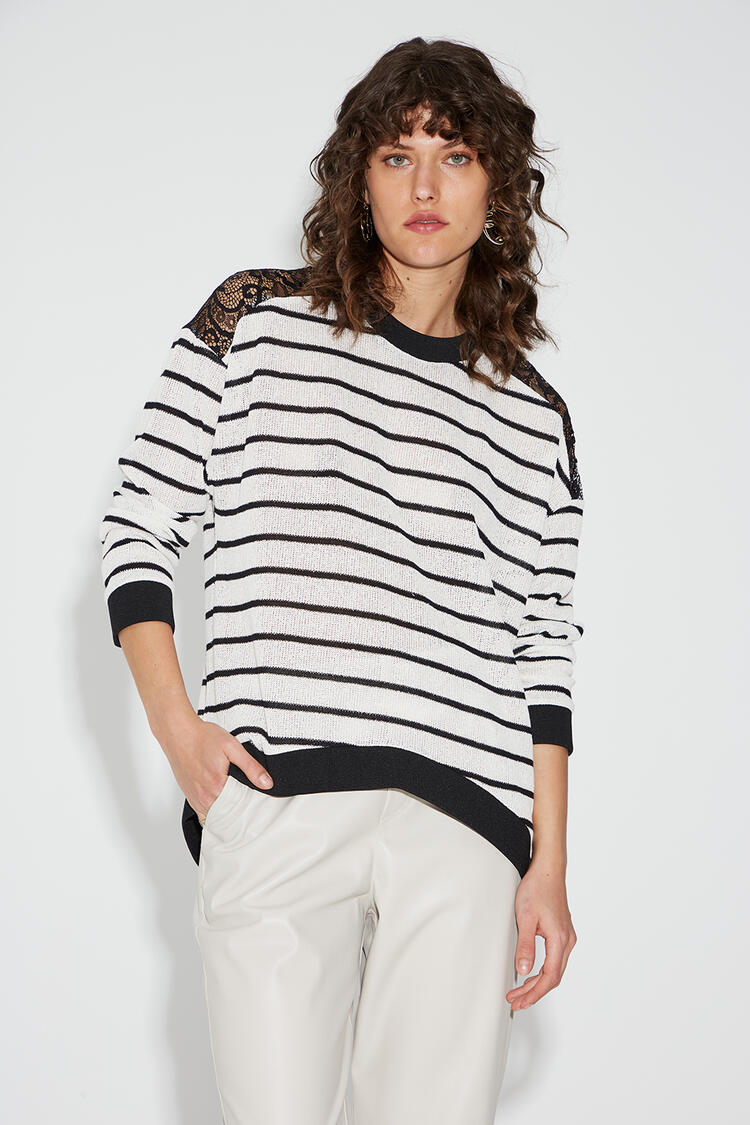 Striped blouse knitted with lace - White S