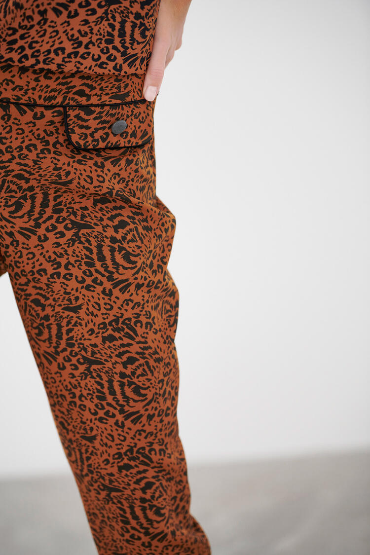 Pants with leopard pattern - Brown S
