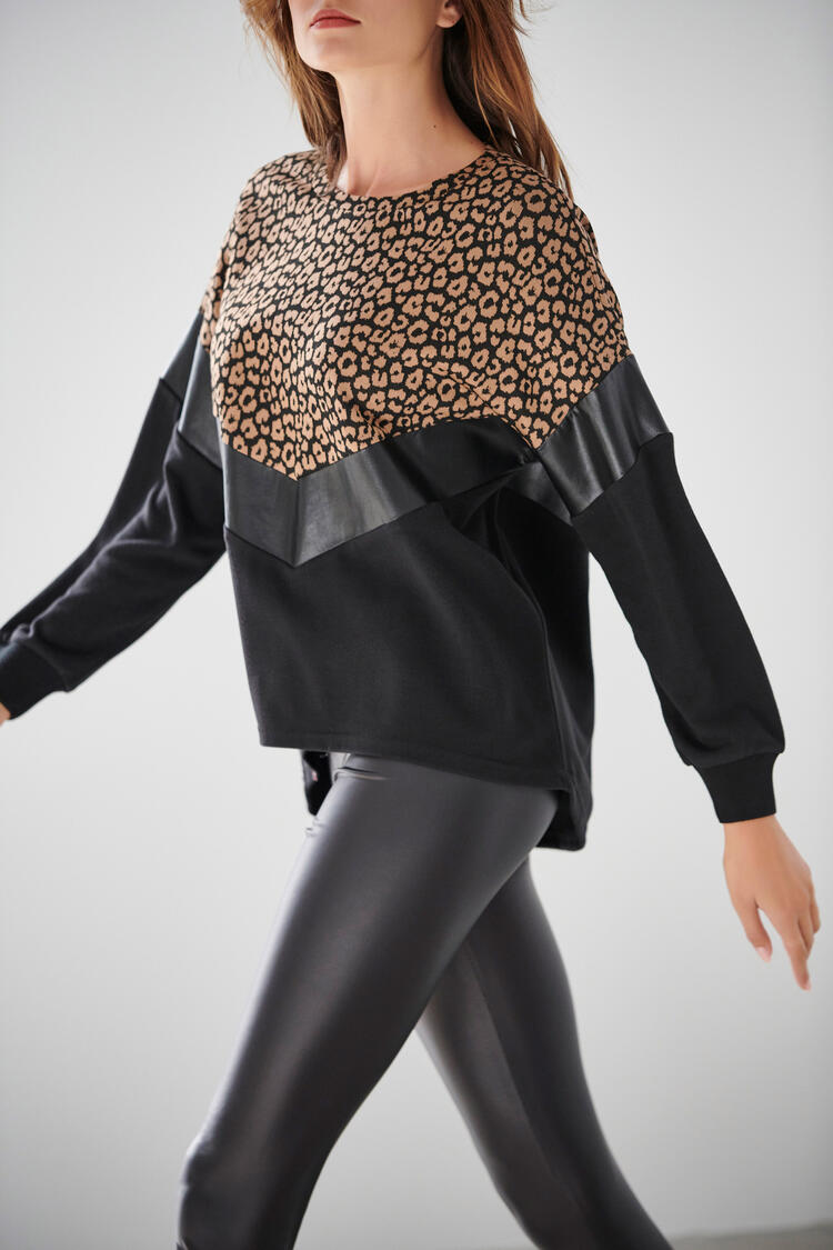 Blouse with a combination of fabrics - Black S