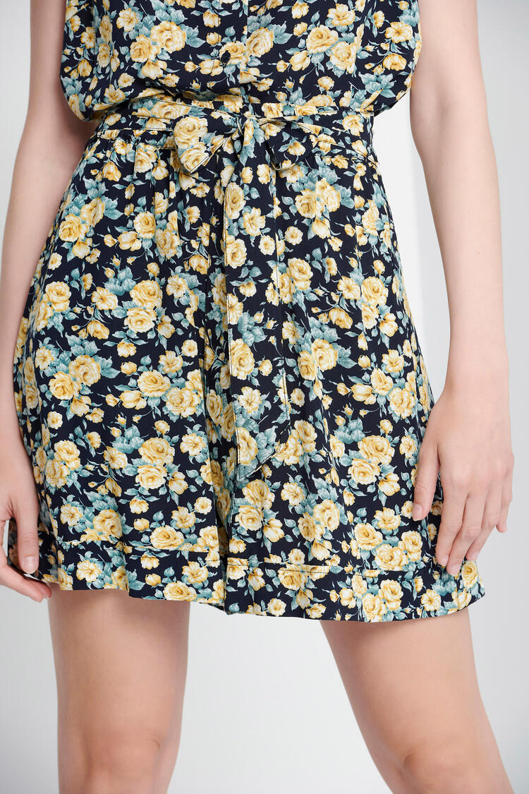 Shorts with floral pattern - Blue S/M