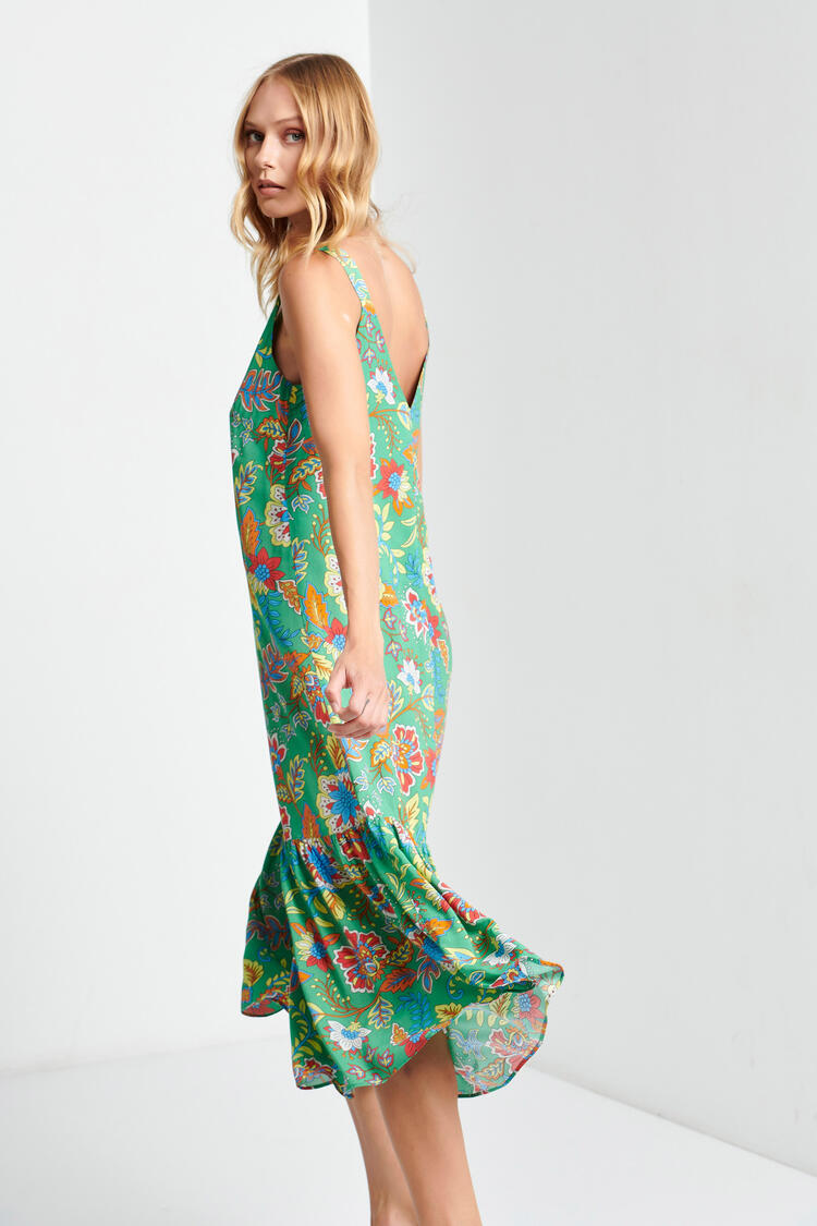 Dress with ruffles at the end - GREEN S