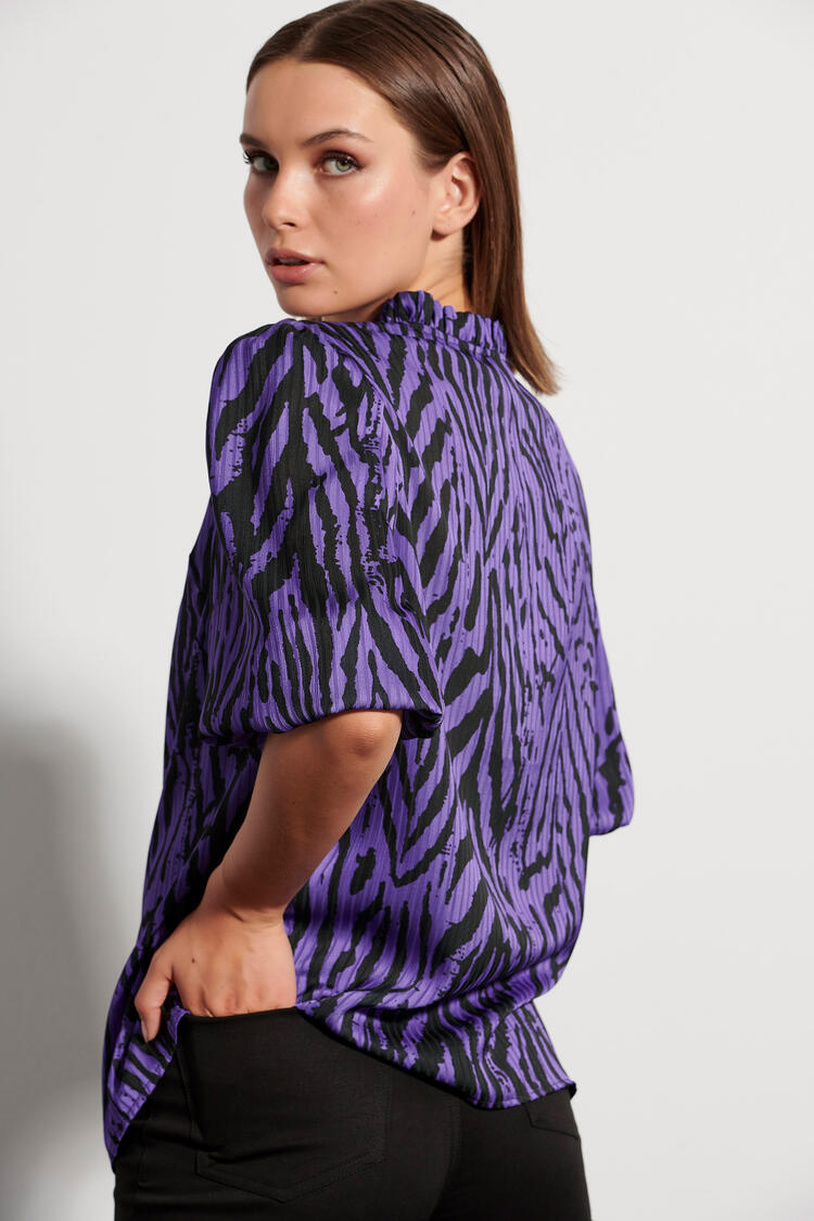 Shirt with frills on the collar - Purple S