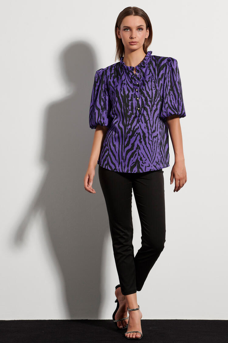 Shirt with frills on the collar - Purple S