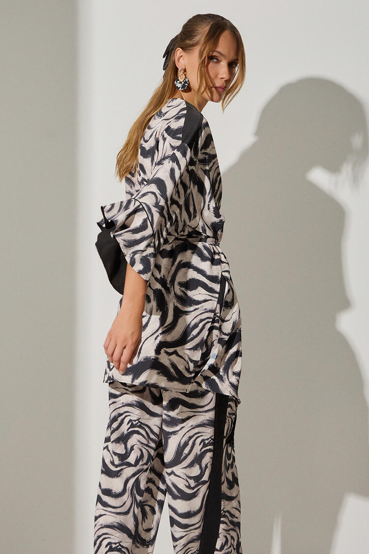 Printed kimono with belt - Black S/M