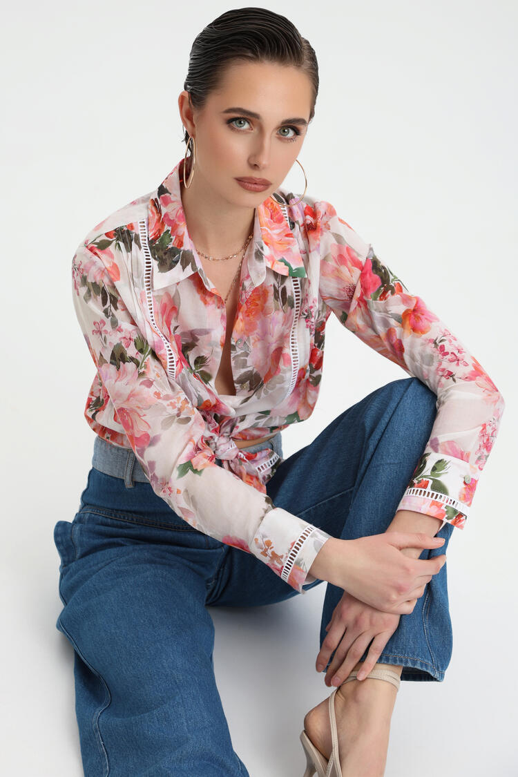 Floral Blouse with Lace Details - Pink S/M