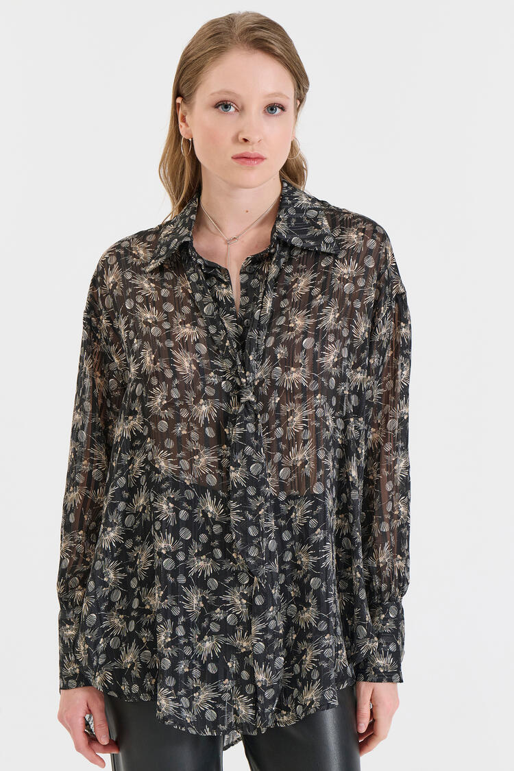 Shirt with an impressive print - Black M/L