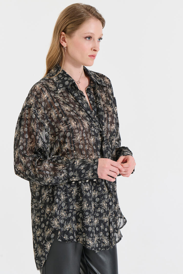 Shirt with an impressive print - Black M/L