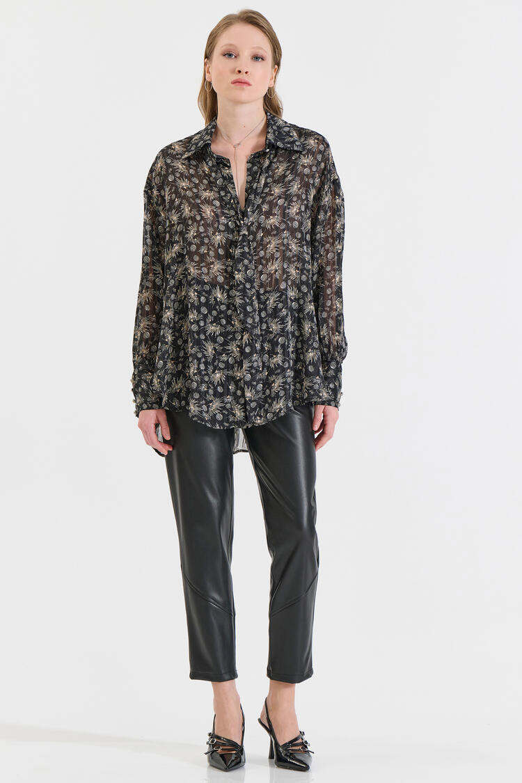 Shirt with an impressive print - Black M/L