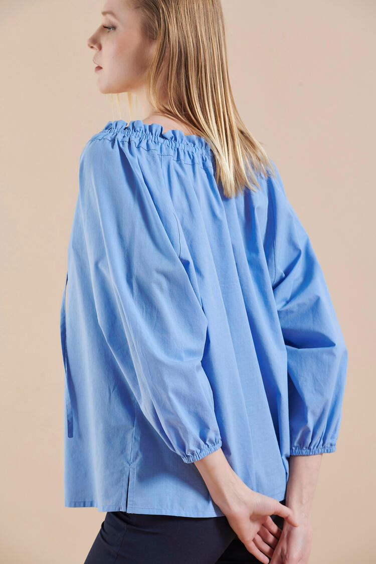 Blouse with pleats at the neckline - Blue M/L