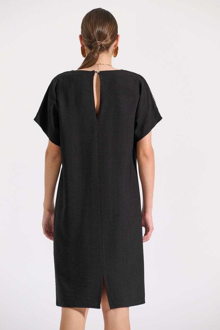 Dress with openwork trim on the shoulders - Black S