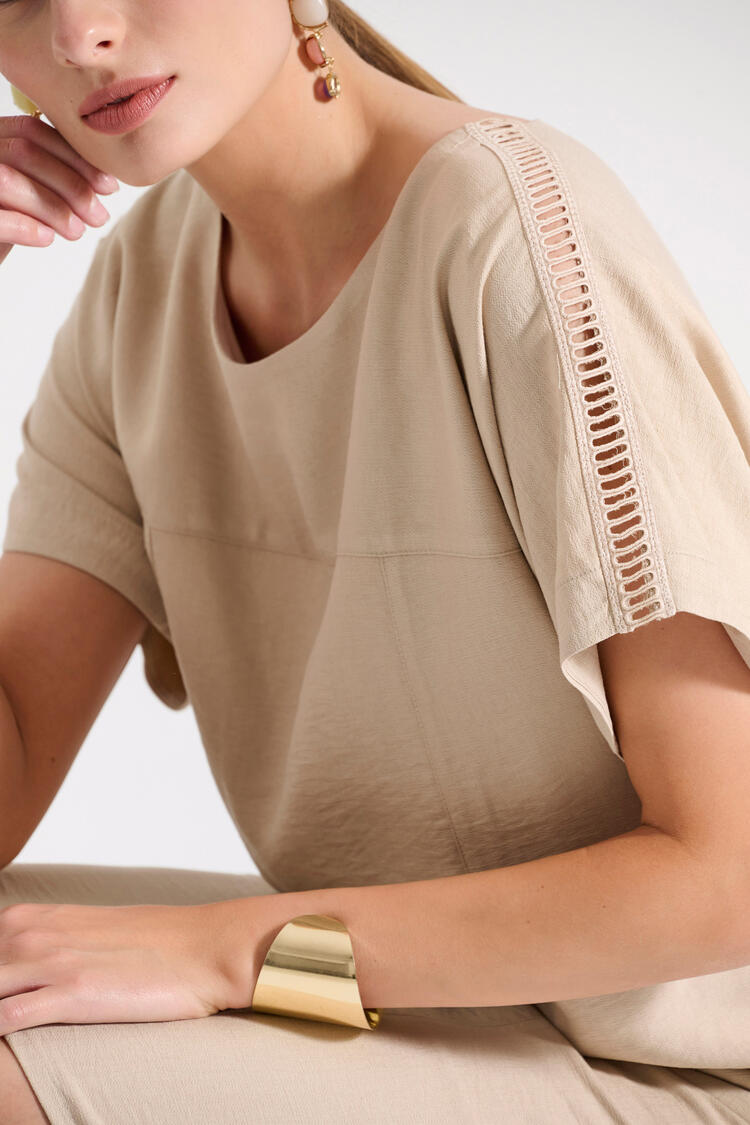Dress with openwork trim on the shoulders - Beige S