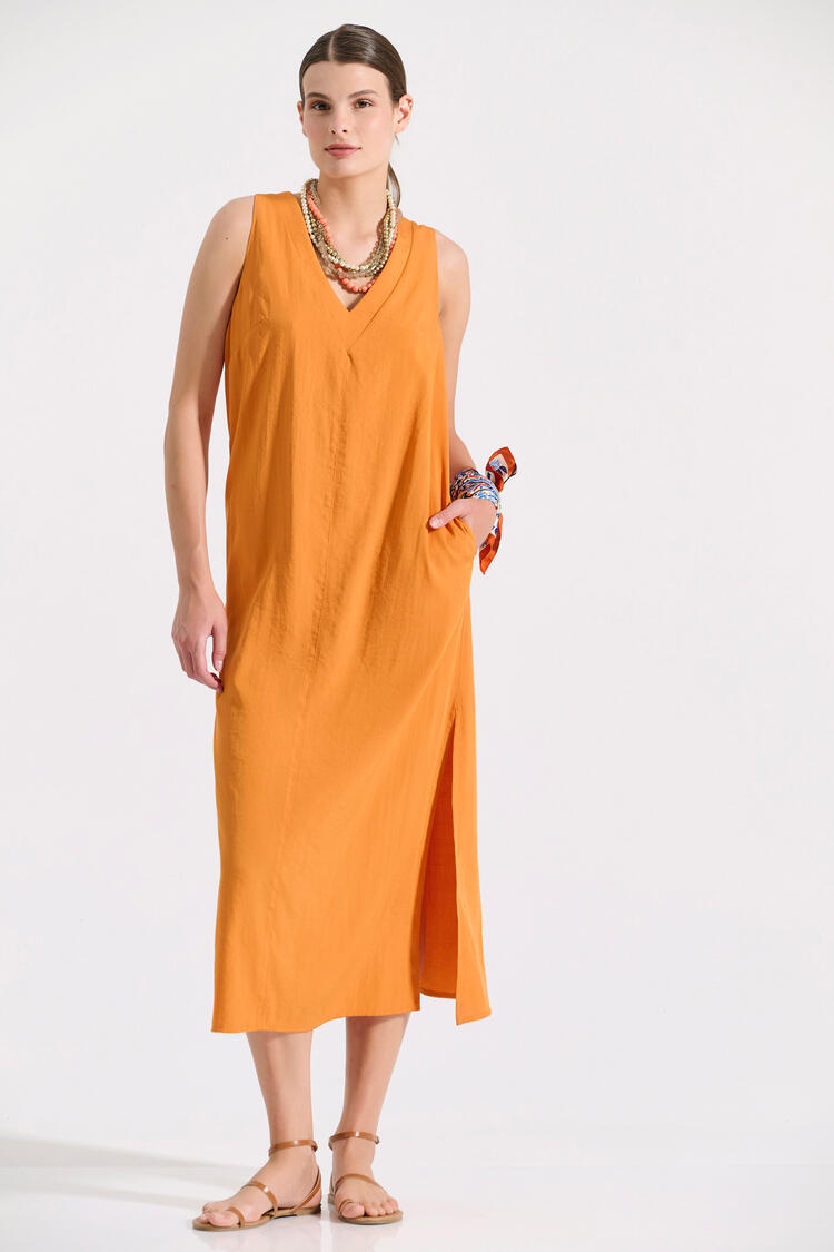 Long sleeveless dress with V-neck and side slits - Orange S