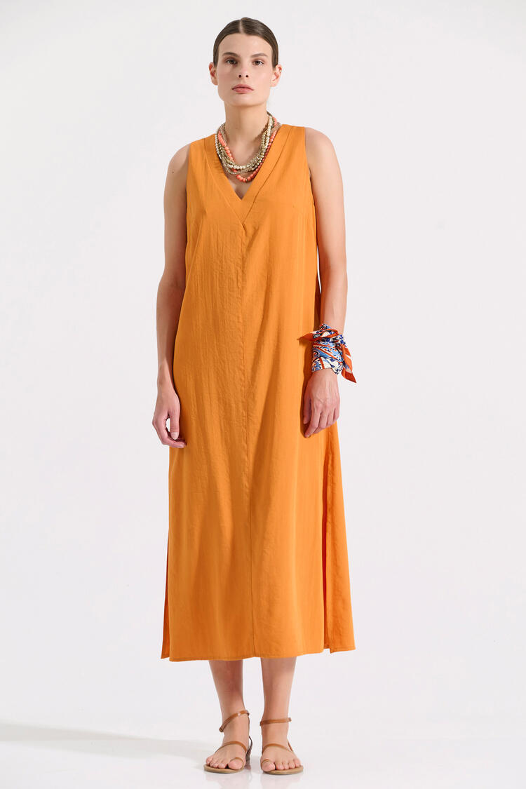 Long sleeveless dress with V-neck and side slits - Orange S