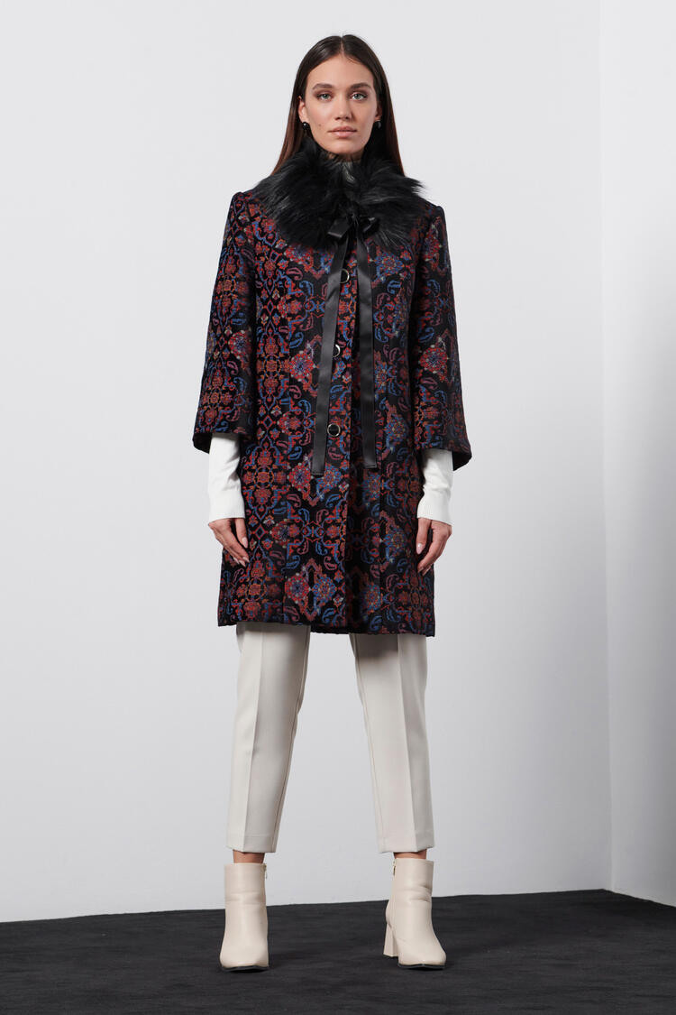 Coat with a pattern and ecological fur - Black M