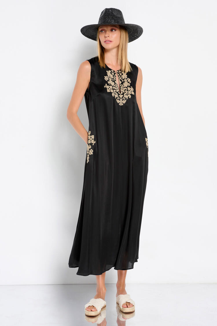 Dress with embroidery - Black S