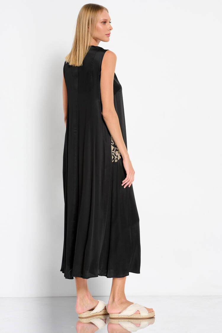 Dress with embroidery - Black S