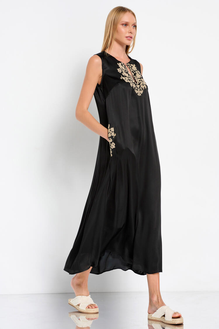 Dress with embroidery - Black S