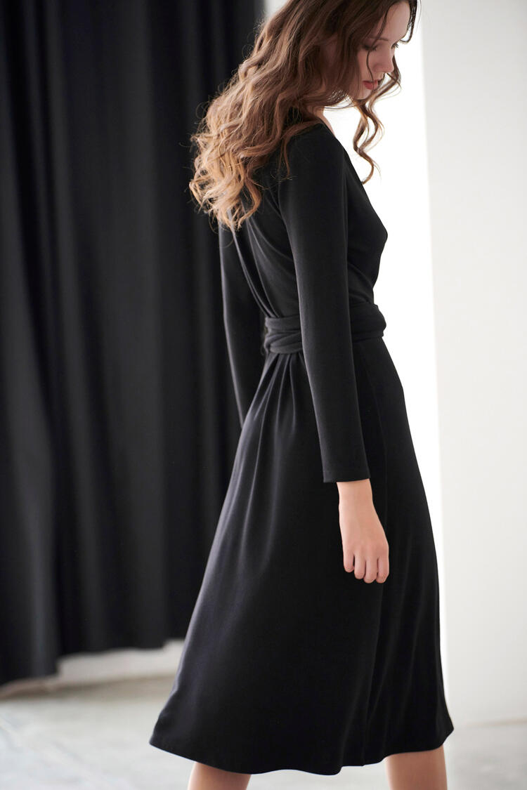 Dress with belt of the same fabric - Black S