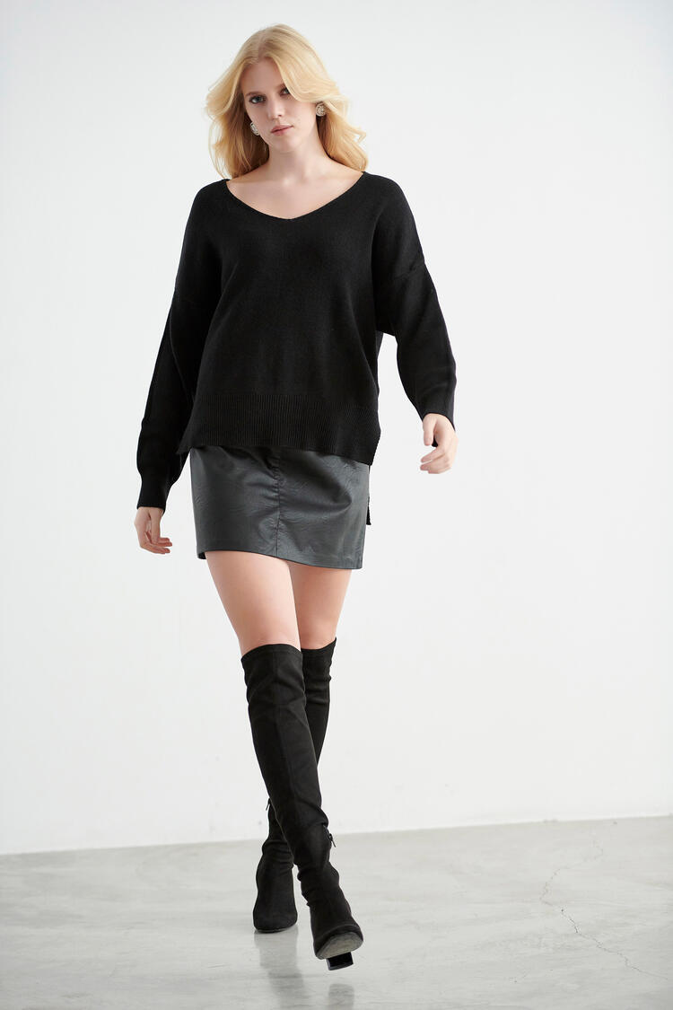 Asymmetrical knitted blouse - Black S/M