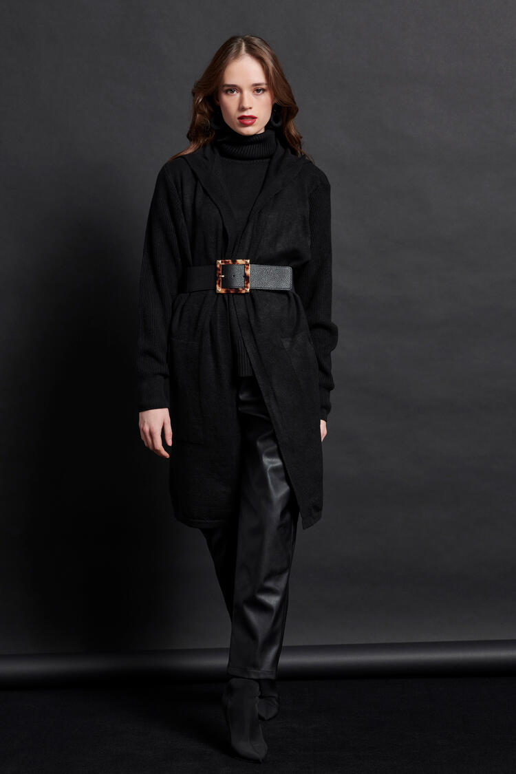 Long knitted cardigan with hood - Black O/S