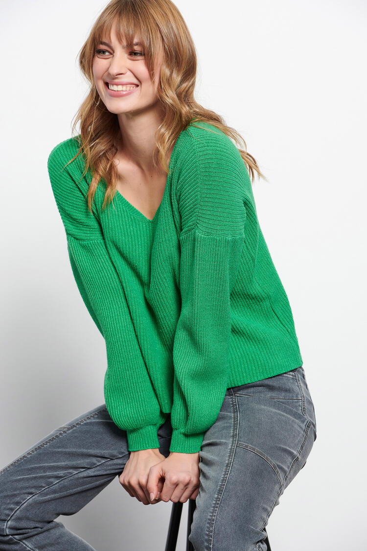V-neck knitted blouse - GREEN S/M