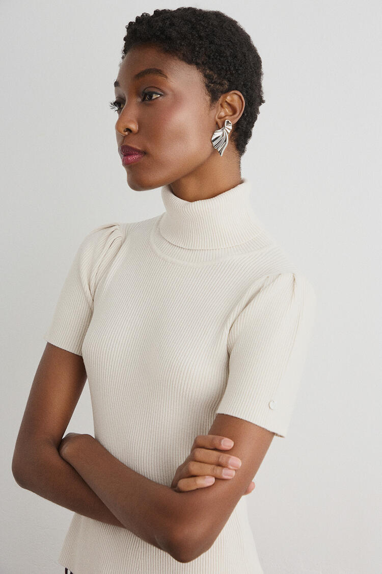 Knitted turtleneck blouse - Vanilla O/S