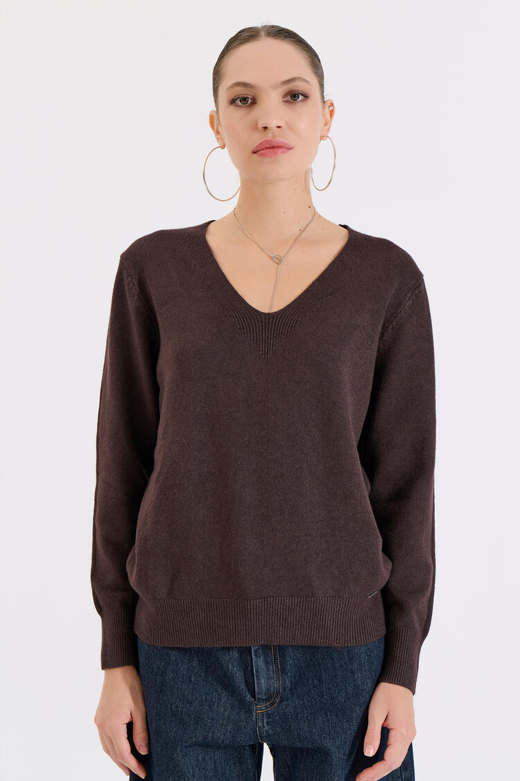 Knitted Blouse with V-Neckline - Brown O/S