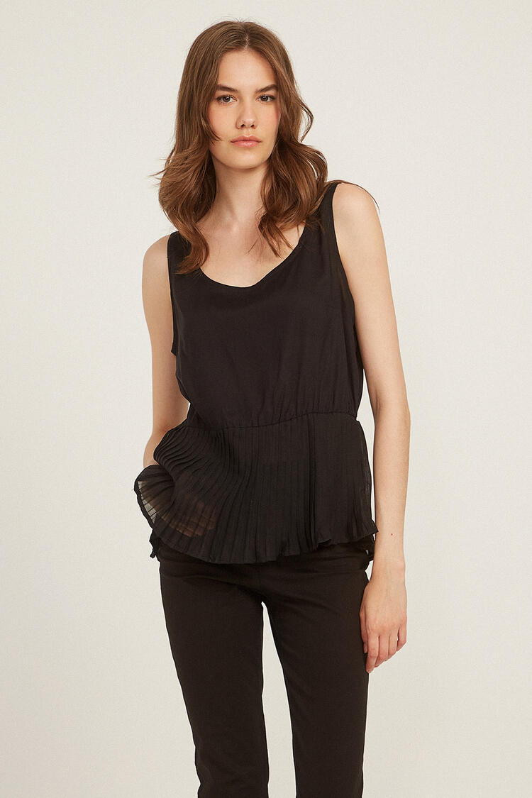 Top with pleated hem - Black S