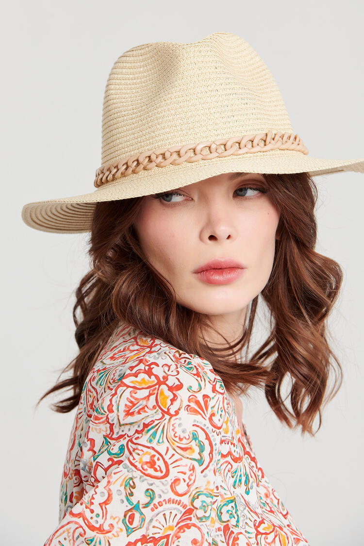 Straw hat with decorative chain - Off White O/S