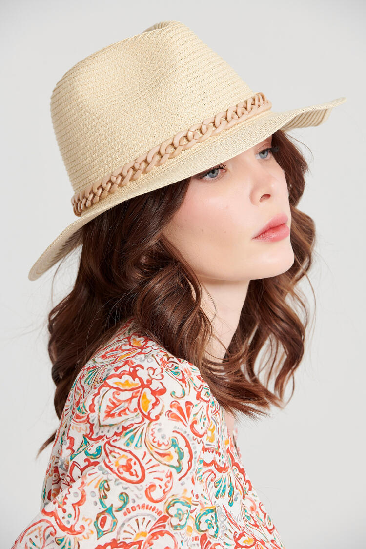 Straw hat with decorative chain - Off White O/S
